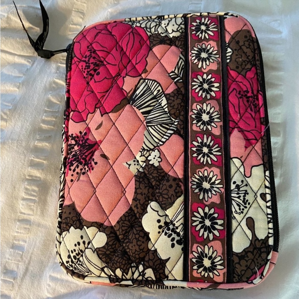 Vera Bradley• E-Reader Case• Vintage Print Gorgeous Paisley Pattern
